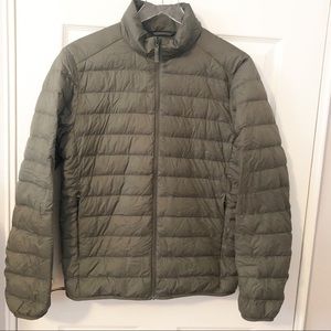 UNIQLO Men’s Ultra Light Down Puffer Jacket
